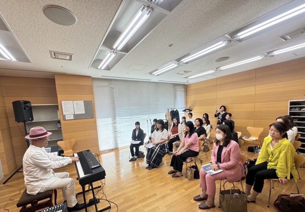 交流事業「心を癒し、絆を深める ～ピアノの響きと交流を楽しむ午後のひととき～」|おとむすびは愛知県・安城・西尾・刈谷・碧南・知立の演奏サービス（音楽演奏・音楽教室・音楽レッスン・文化体験事業）を提供しています