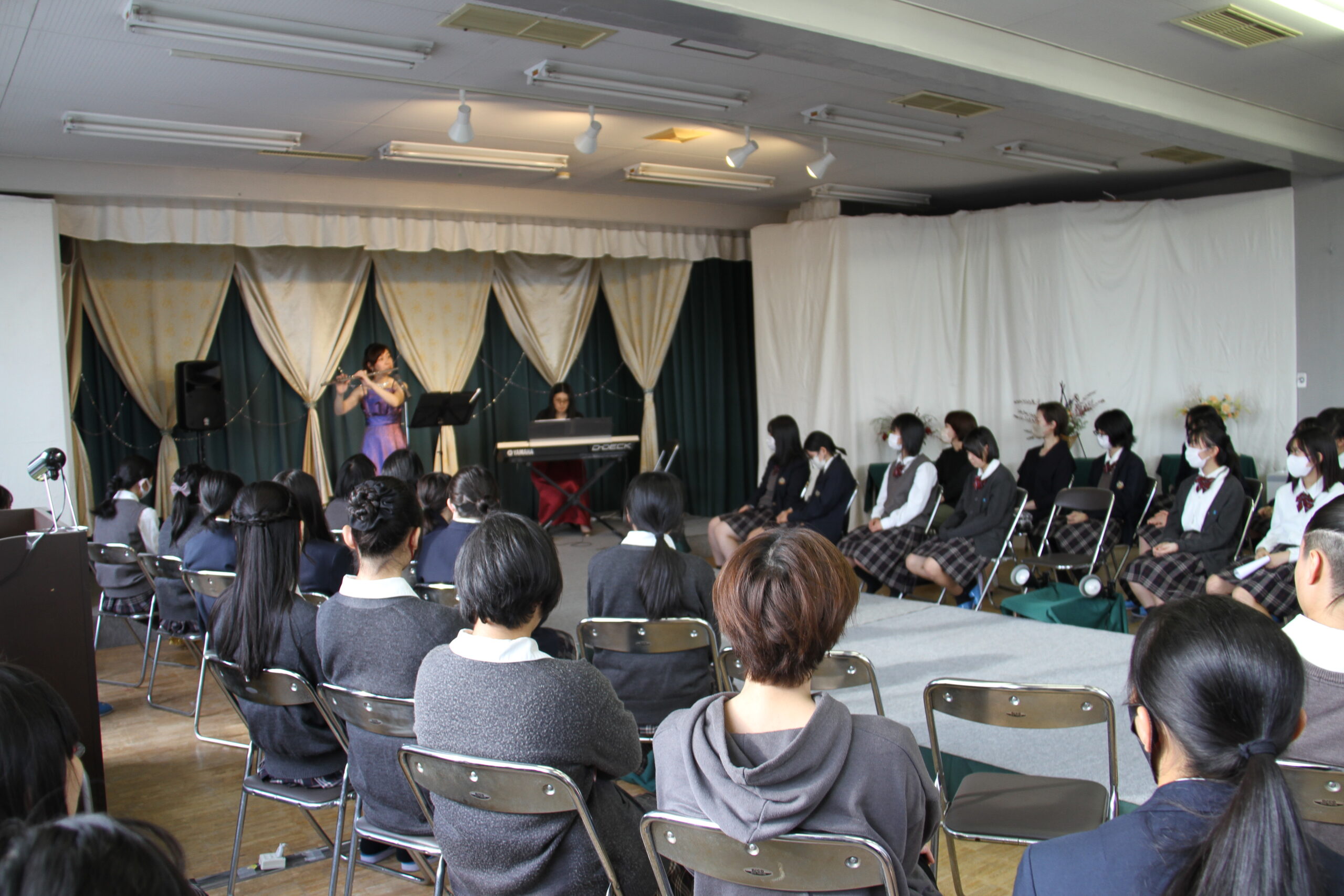 西尾高等家政専門学校学園祭にて演奏|おとむすびは愛知県・安城・西尾・刈谷・碧南・知立の演奏サービス（音楽演奏・音楽教室・音楽レッスン・文化体験事業）を提供しています