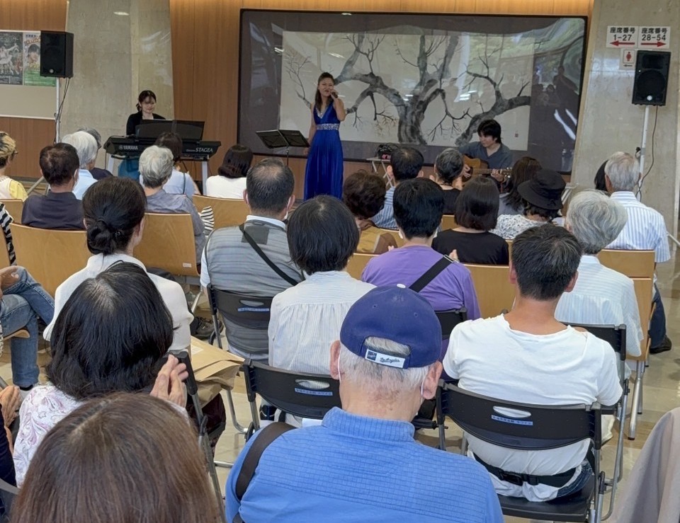 安城市民会館サルビアホールホワイエ ランチタイムコンサート|おとむすびは愛知県・安城・西尾・刈谷・碧南・知立の演奏サービス（音楽演奏・音楽教室・音楽レッスン・文化体験事業）を提供しています